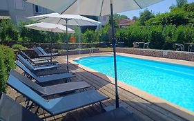 A l'ombre du Lilas avec terrasse - possibilité Spa privatif